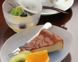 ベイクドチーズケーキ＆ゆず茶のゼリー／音羽屋旅館